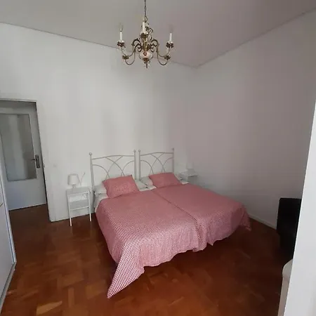 Apartamento Borbolla דירה *